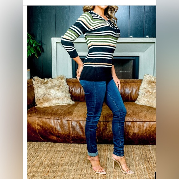 NWT Multi colour stripe V neck Ribbed sweater with Grommet &Lace front bohemian - Picture 3 of 13